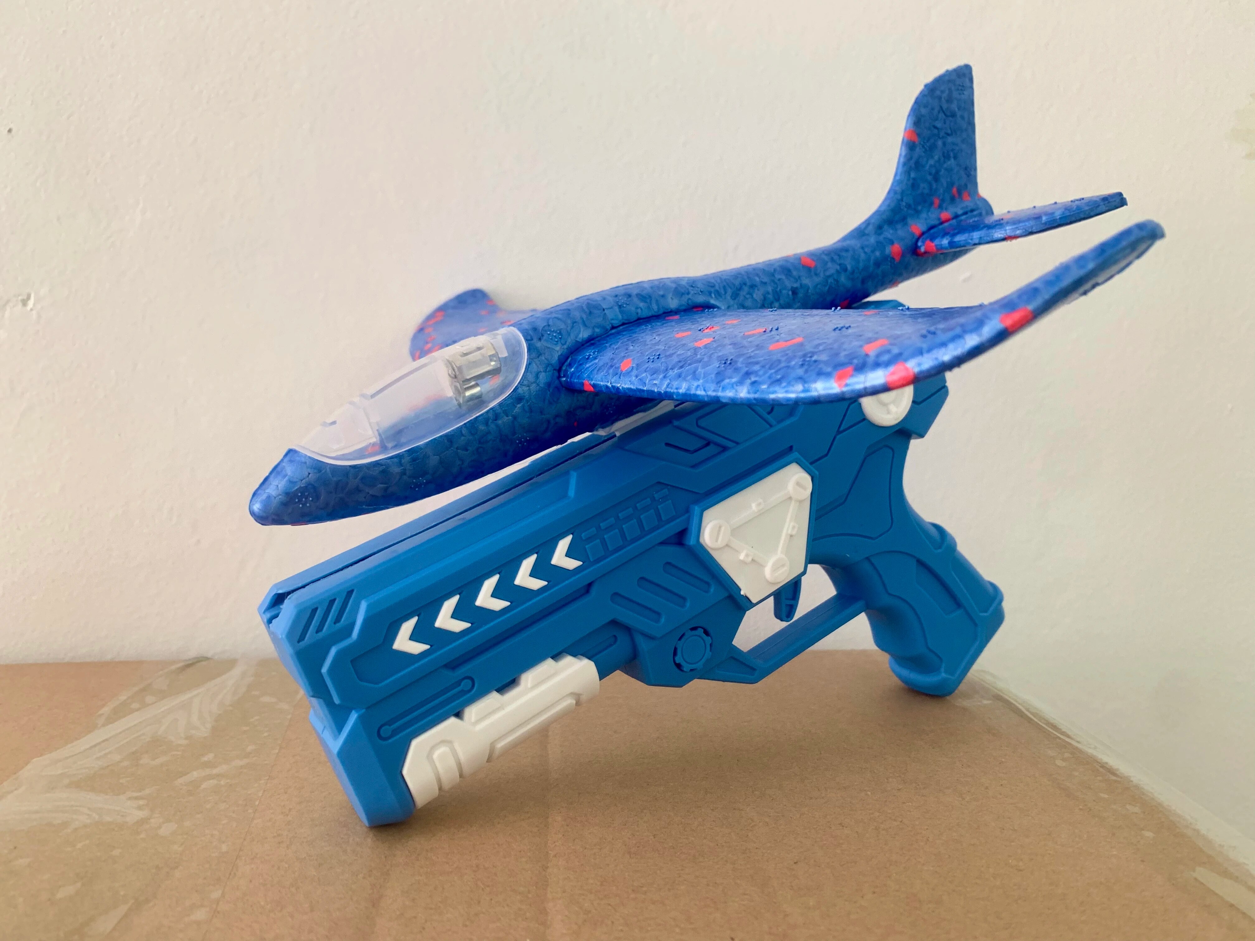 Glowing Foam Aircraft 10M Laun - Catapult Launcher Toy のレビューと価格